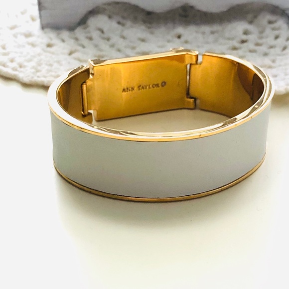 Ann Taylor Jewelry - Ann Taylor White Bracelet
